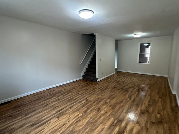 4th image of 1308 Boyle St