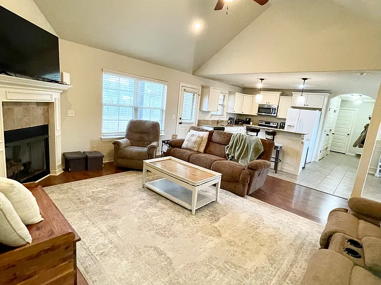 420 Trieste Dr — Photo 45