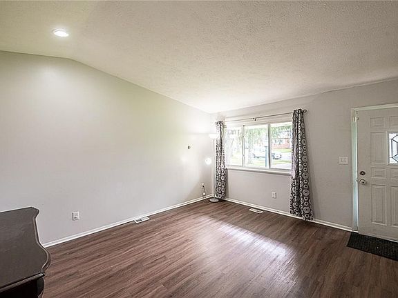 3rd image of 6603 Tamarind Dr