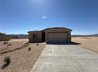 10659 S Black Mesa Dr, Yucca, AZ 86438