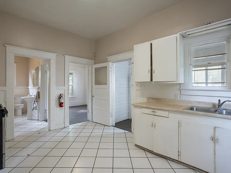278 Humboldt Ave #1 — Photo 9