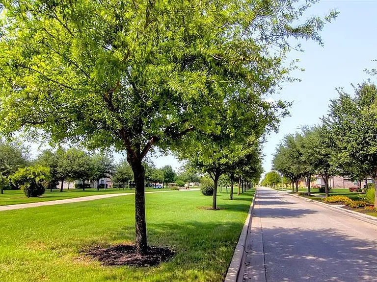 18524 Mammoth Cave Blvd #2 — Photo 38
