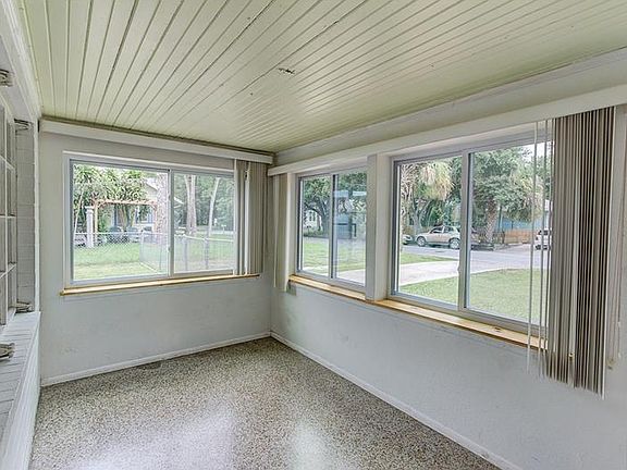 2nd image of 3729 Iroquois Ave