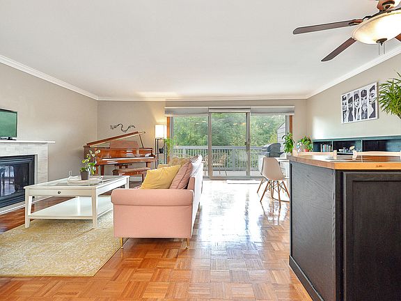 4th image of 731 Watersedge Dr
