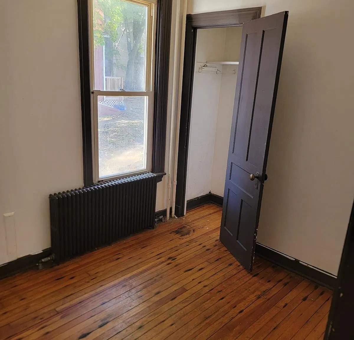 3 bed, 1300 sqft, $1,350 — Photo 3