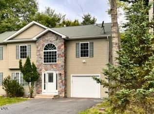 6328 Ventnor Dr, Tobyhanna, PA