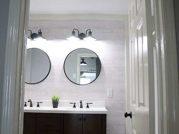 4th image of 30742 High Meadow Dr