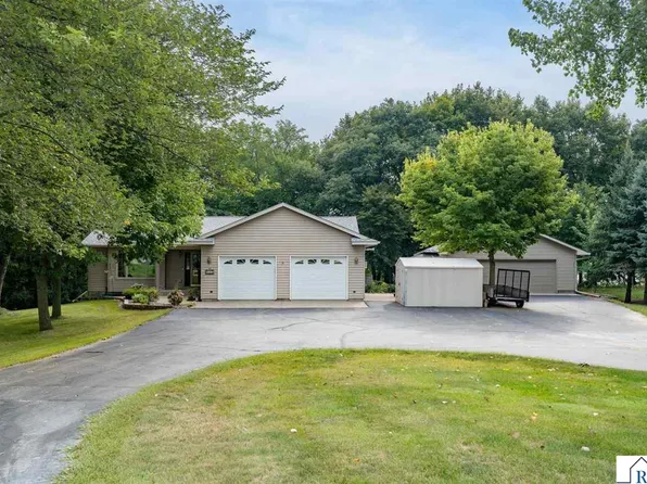 142 Jacks Dr, Madison Lake, MN 56063