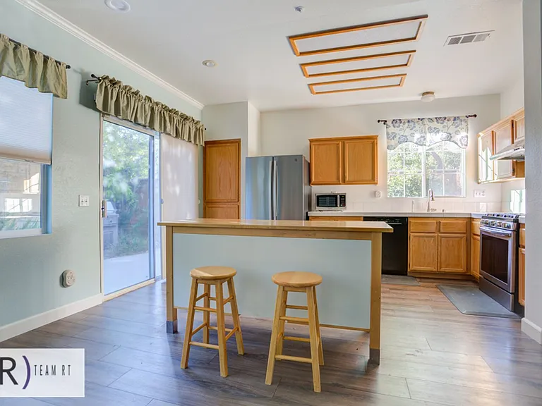 15984 Paul Ct — Photo 10