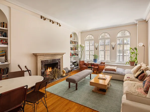 45 East Ninth Street image 2 of 14