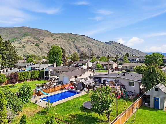 2nd image of 834 Bebek Rd
