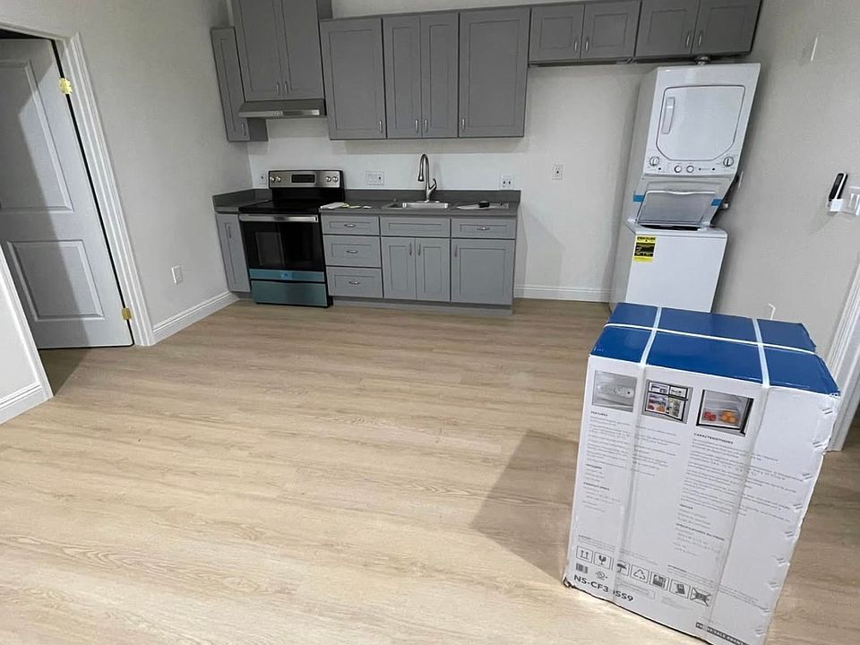 1st image of 12341 Rea Cir