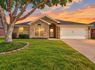 1004 Eden St, Burleson, TX 76028