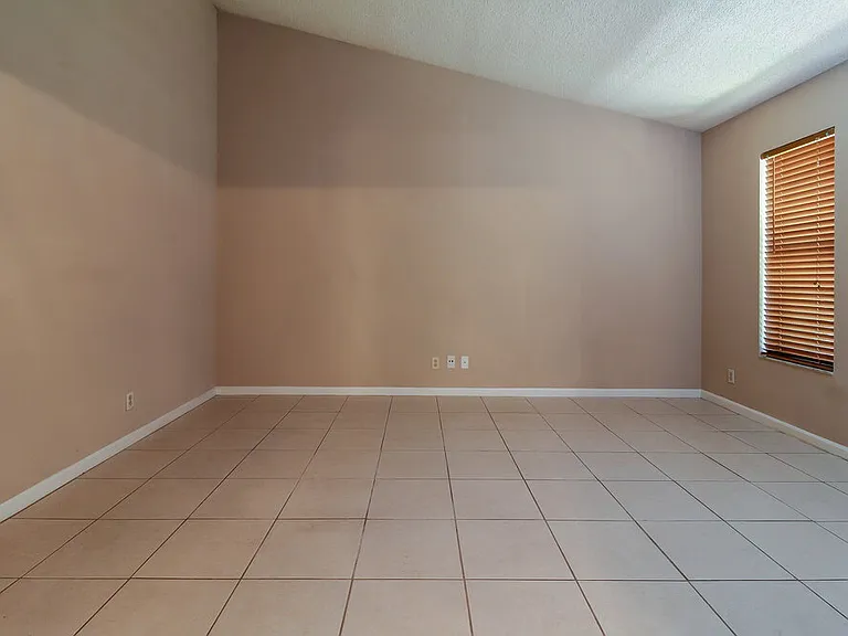 547 Indigo Ave — Photo 9