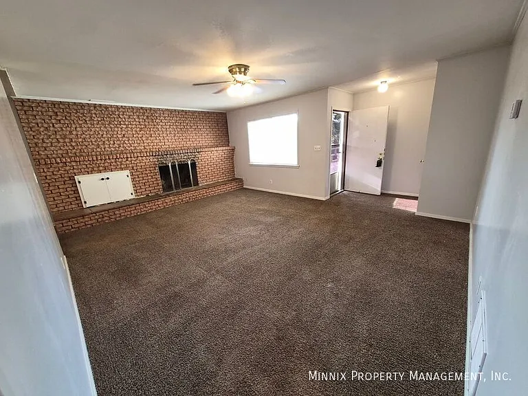 4226 SW 2nd Ave #6 — Photo 2