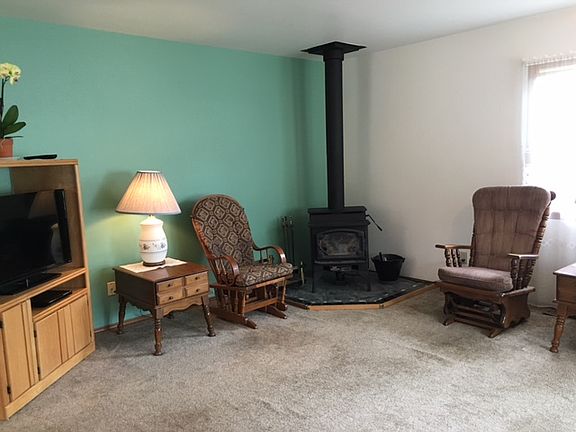 family room with stove