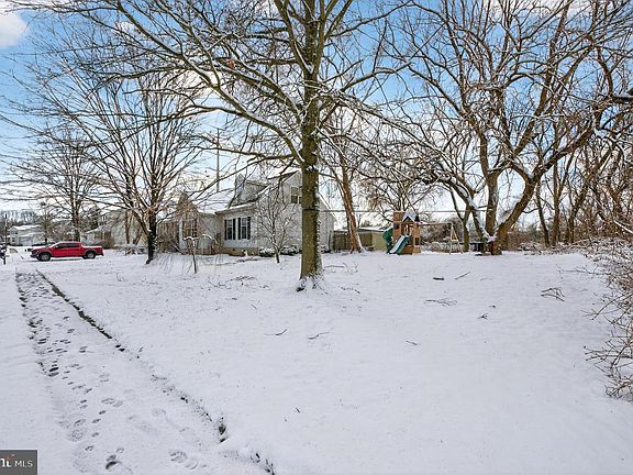 2nd image of 13 Powder Ln