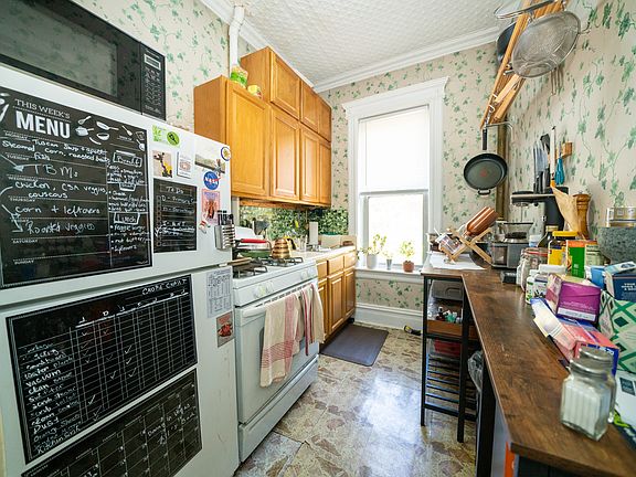3rd image of 19-20 Astoria Park S #2F