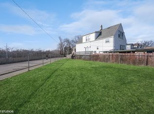 3725 N Ridgeway Ave, Chicago, IL 60618
