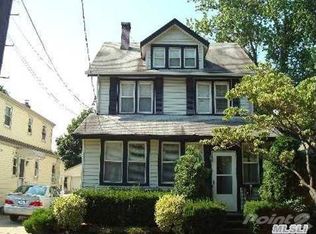38 Waterview Pl, Lynbrook, NY 11563