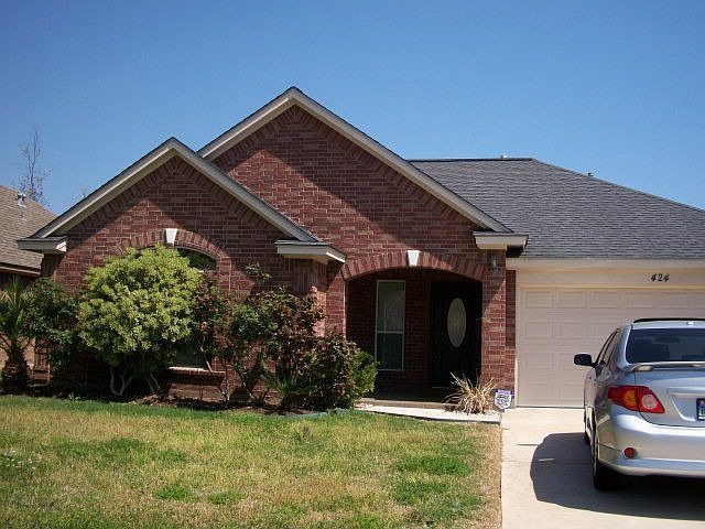 1st image of 424 Forest Oaks Ln