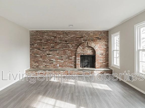 5th image of 14905 Clavel St