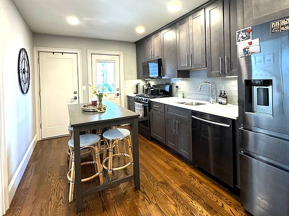 4th image of 475 E 5th St Unit 2