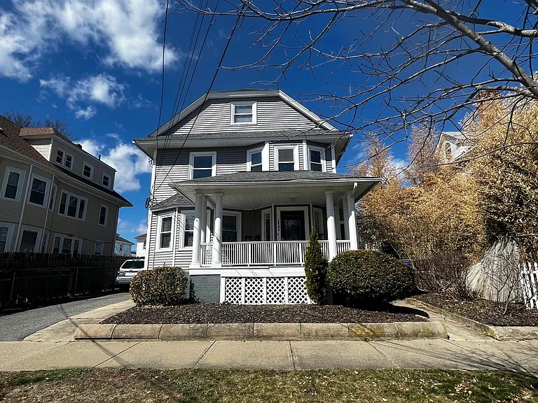 211 Washington Ave #2 — Photo 2