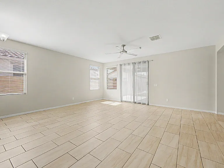 8530 W Flynn Ln — Photo 6