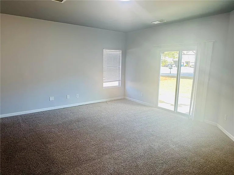 6078 Oak Bend Ct — Photo 10