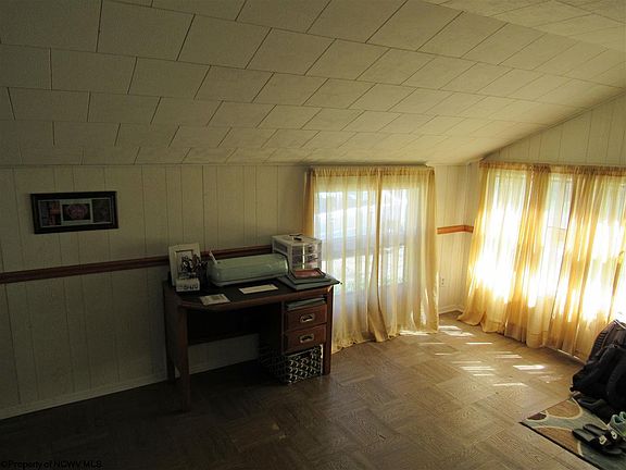 3rd image of 84 Woodsboro Dr