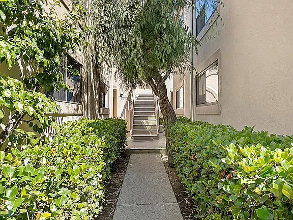 573 S Sierra Ave #6 — Photo 34