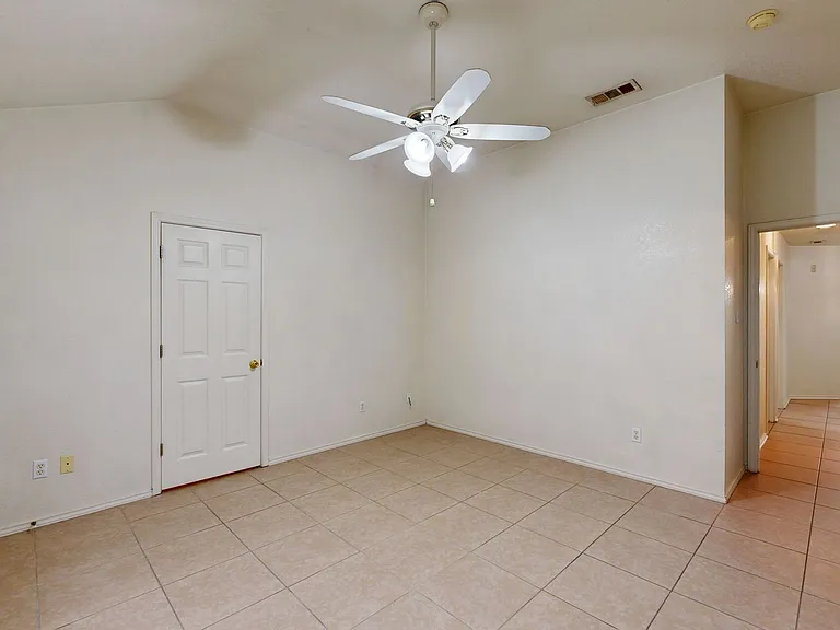4607 Wade Dr #B — Photo 14