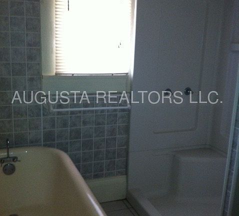 2nd image of 1157 Peach St