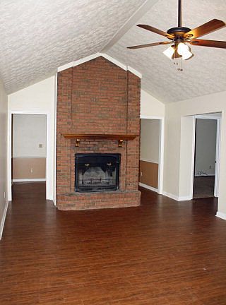 5th image of 94 Lee Road 819