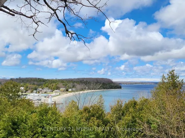 66 Moore St, Northern Bruce Peninsula, ON N0H 1W0