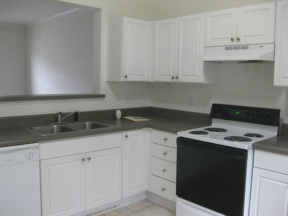 3rd image of 162 Blue Crest Ln