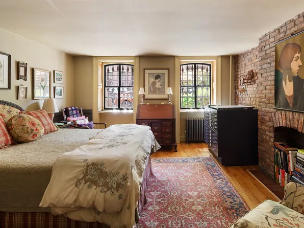 433 Pacific Street image 15 of 20