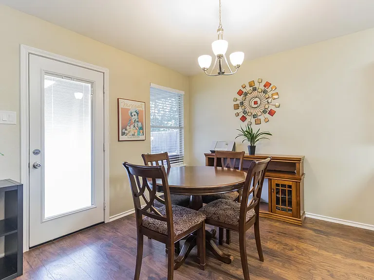 413 Quail Hollow Dr — Photo 7