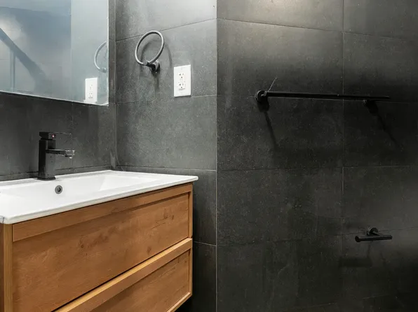 135 West 24th Street image 14 of 17