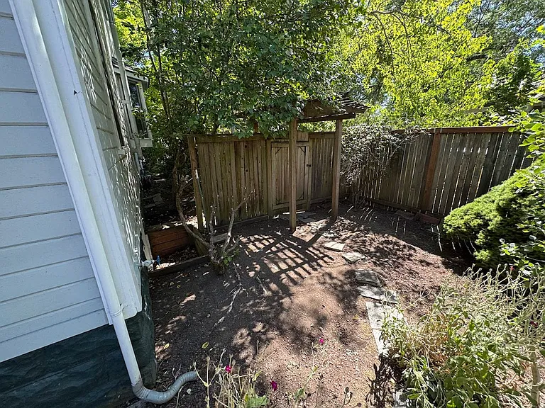 693 W 10th Ave — Photo 86