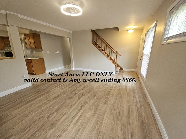 1043 Tabor Ave — Photo 3