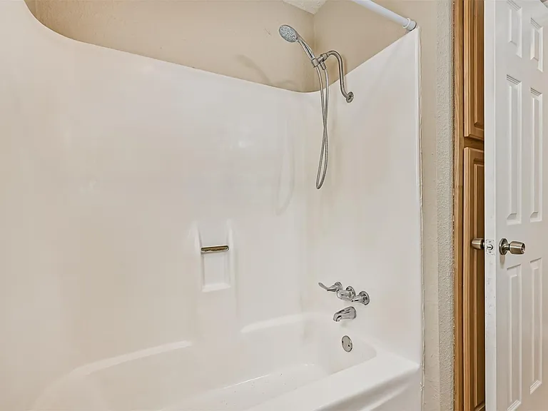 1113 N Heron Dr — Photo 25