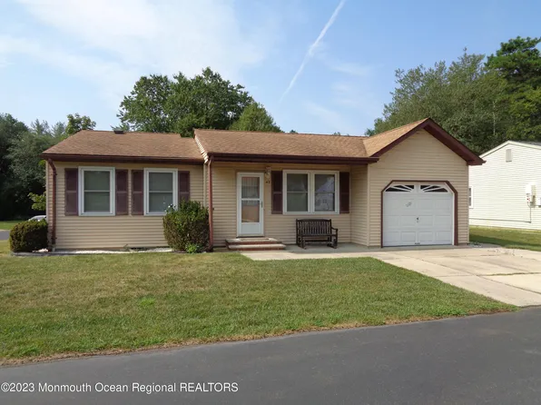 45 Central Avenue, Whiting, NJ 08759