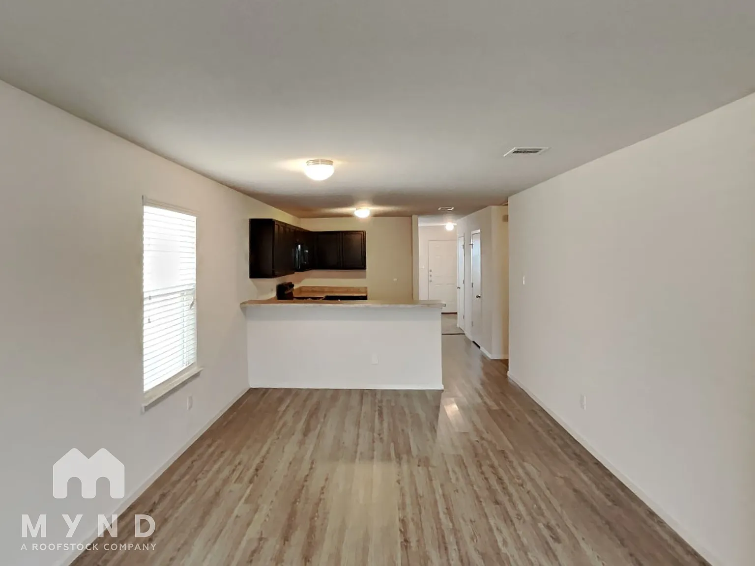 3 bed, 2.0 bath, 1602 sqft, $1,450 — Photo 4
