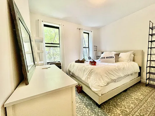 Rented by HOLTON REAL ESTATE INC. | media 11