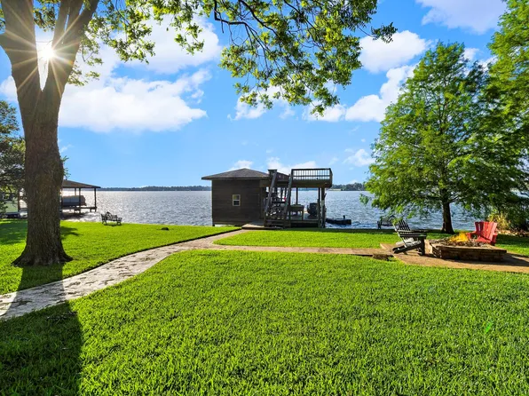 346 Shoreline Dr, Livingston, TX 77351