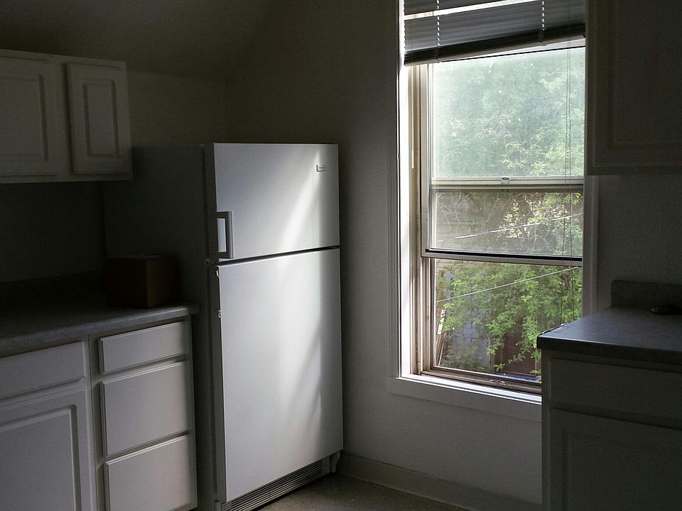 1st image of 413 E Spruce St APT C