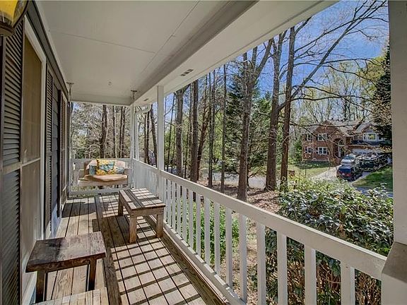 3rd image of 1731 Sacketts Dr
