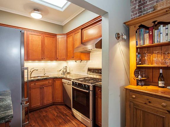 2nd image of 147 W 93rd St APT 3